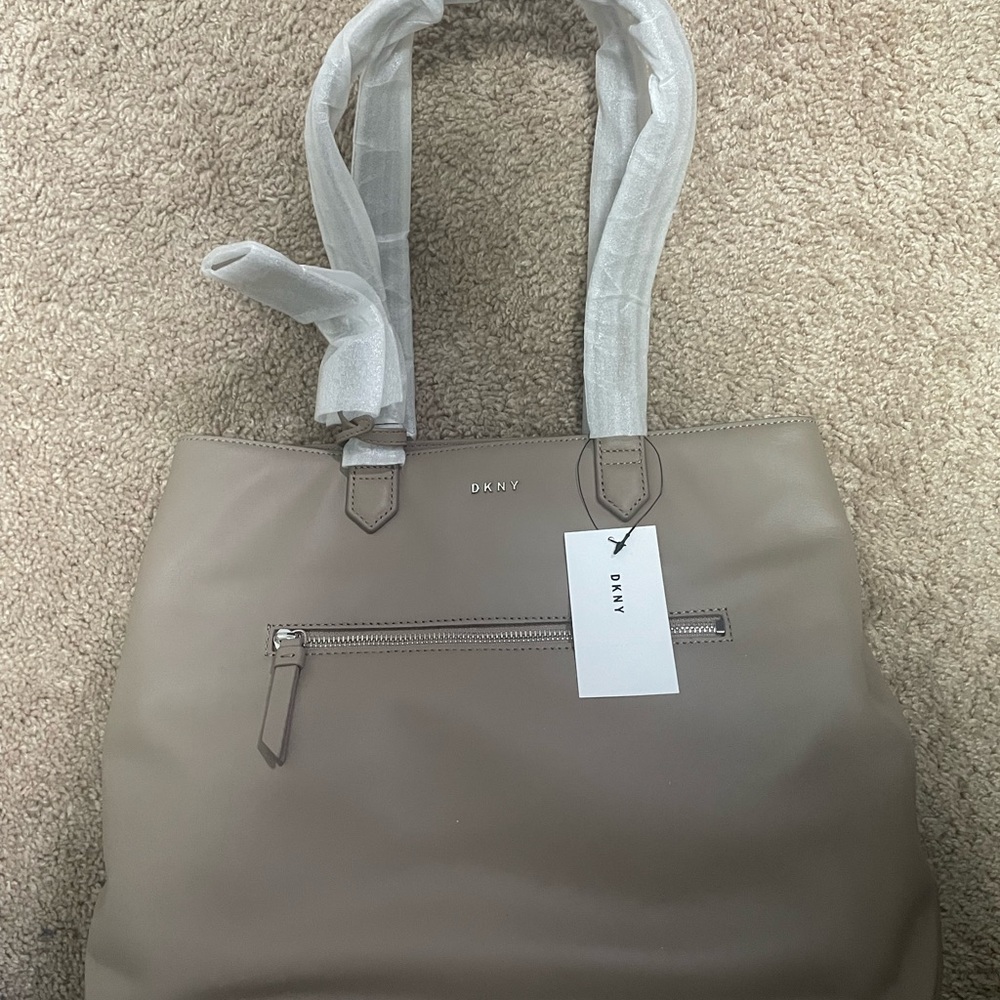 Dkny limited edition leather tote !!